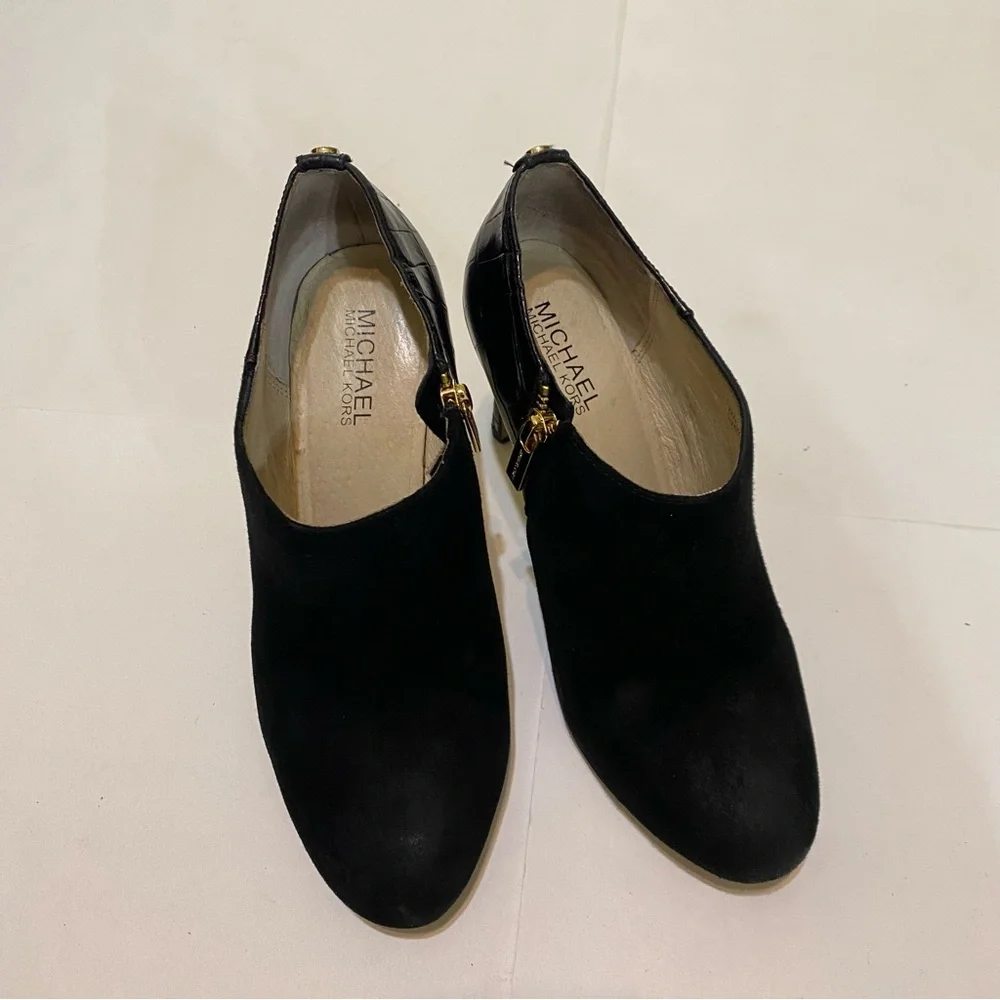 Michaels Koran  Black Suede Ankle Booties with Gold Zipper